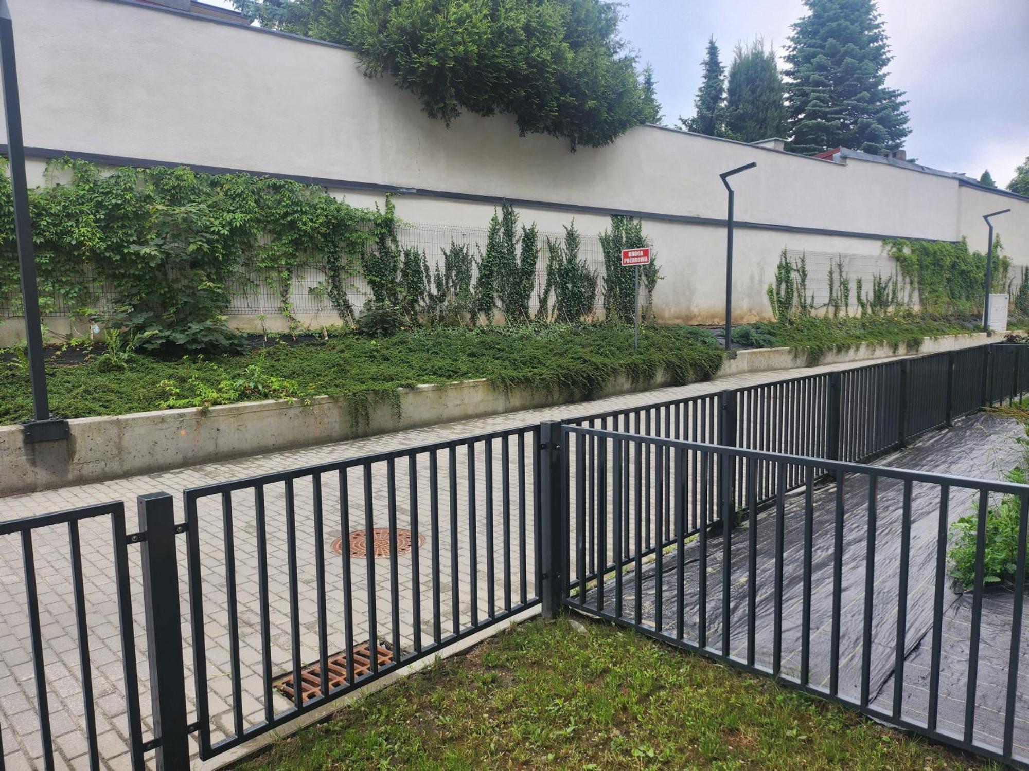 Dwa Jelonki, Ul Sciegiennego, Centrum, Garaz, Ogrodek Kielce Zewnętrze zdjęcie